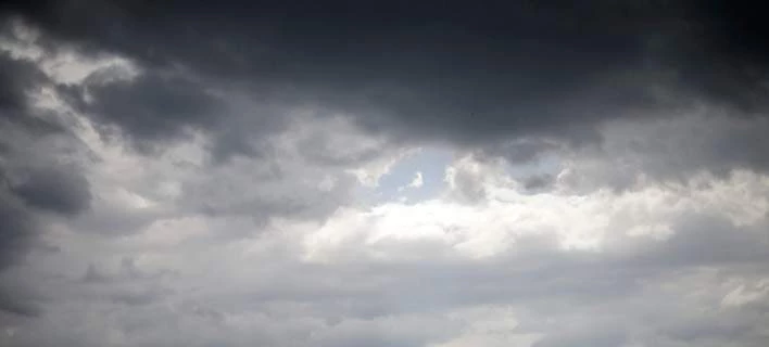 Συνεχίζεται η κακοκαιρία την Τρίτη – Άστατος ο καιρός, με βροχές και καταιγίδες